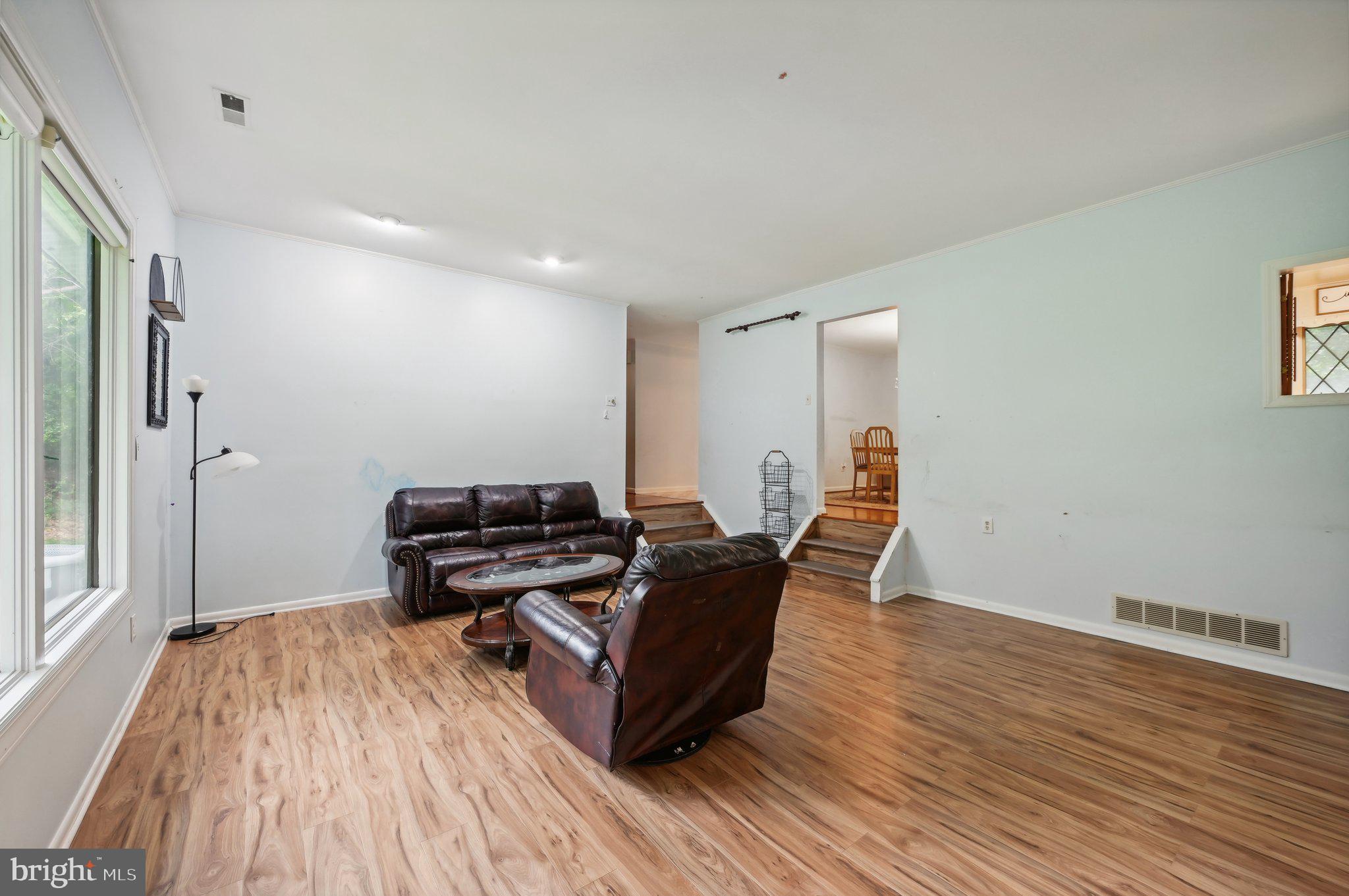 BRIAR HILL - Residential