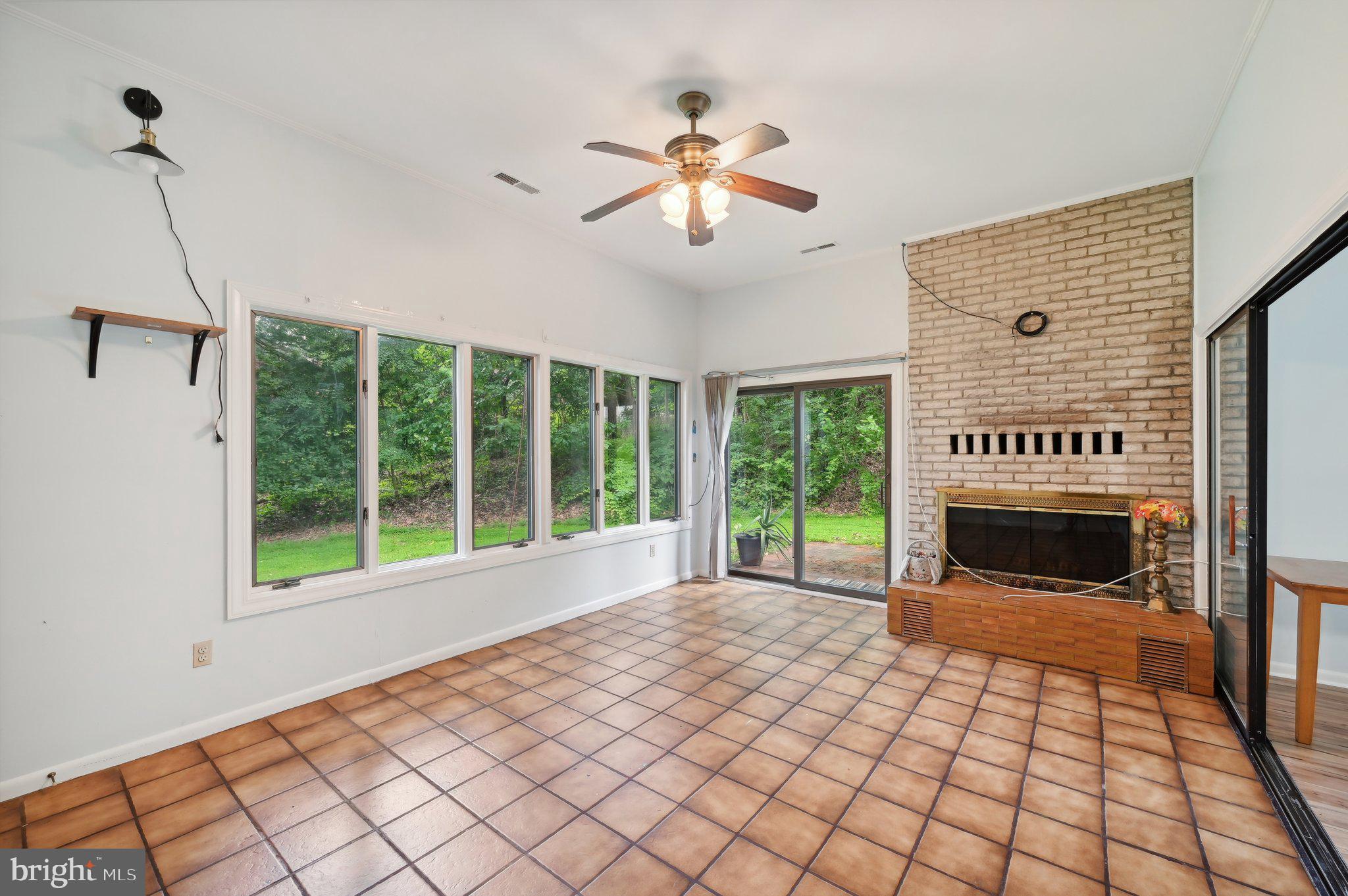 BRIAR HILL - Residential