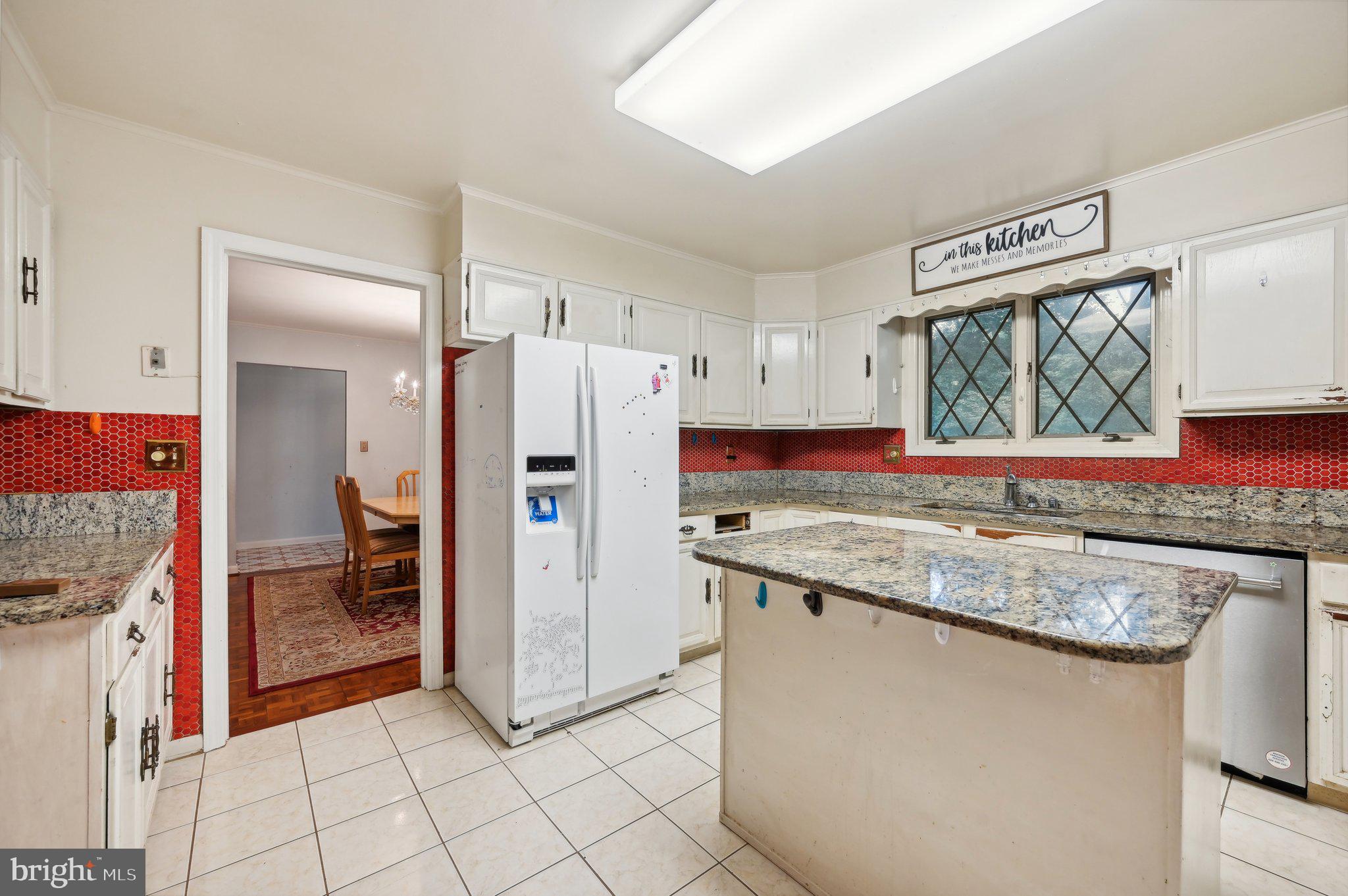 BRIAR HILL - Residential