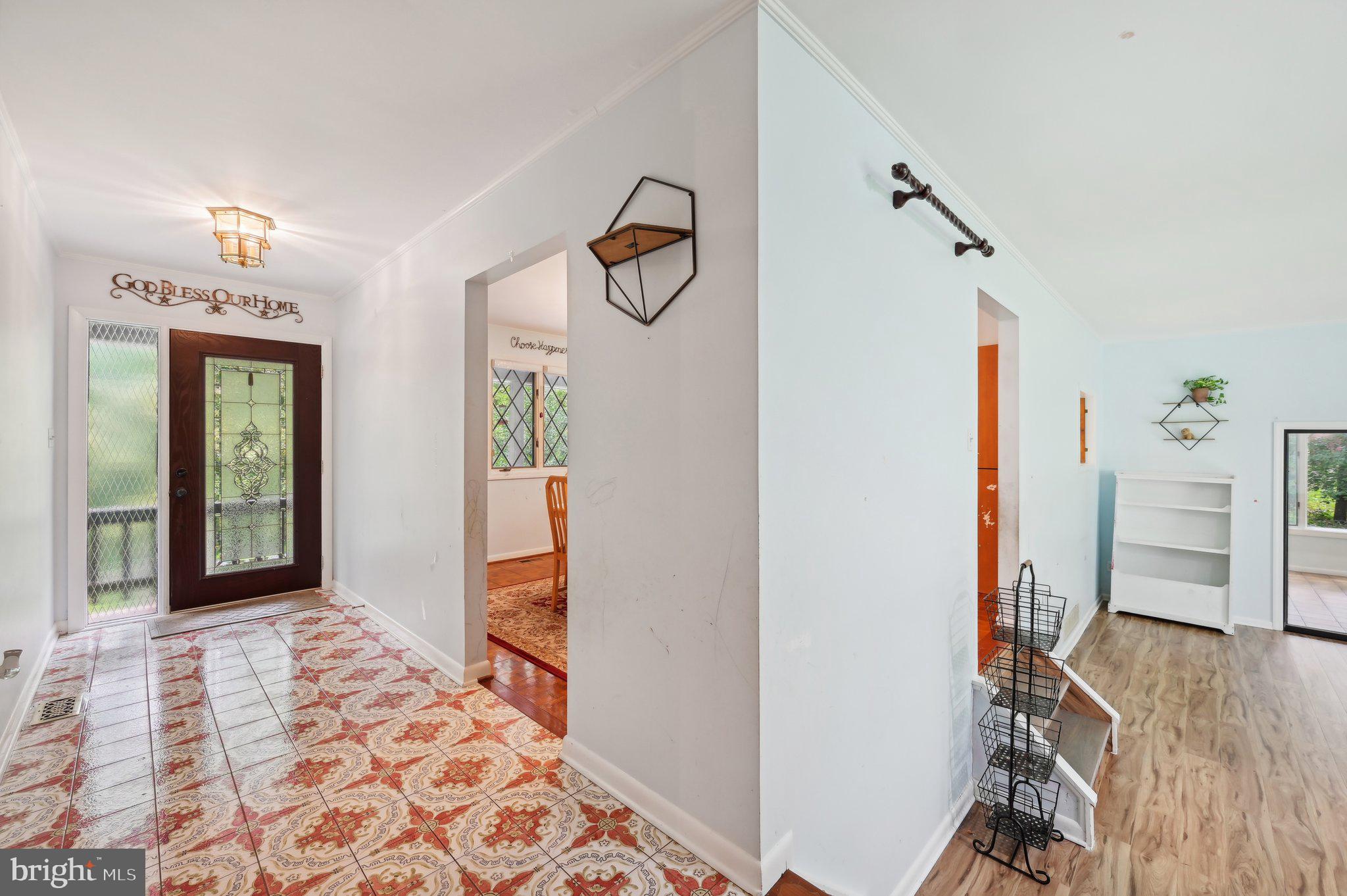 BRIAR HILL - Residential