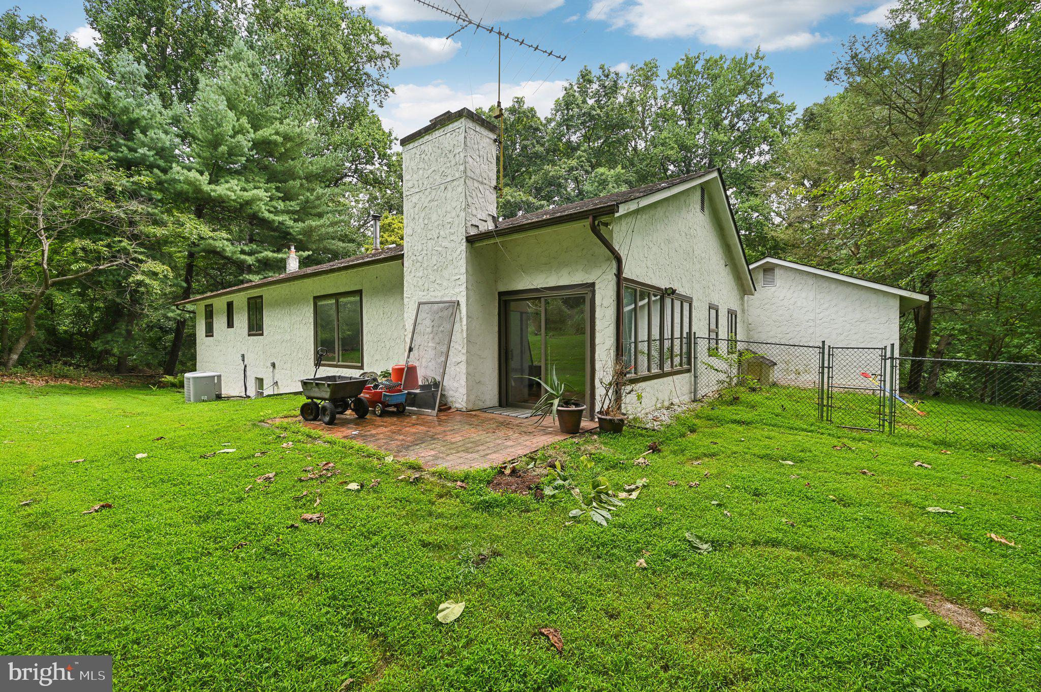 BRIAR HILL - Residential