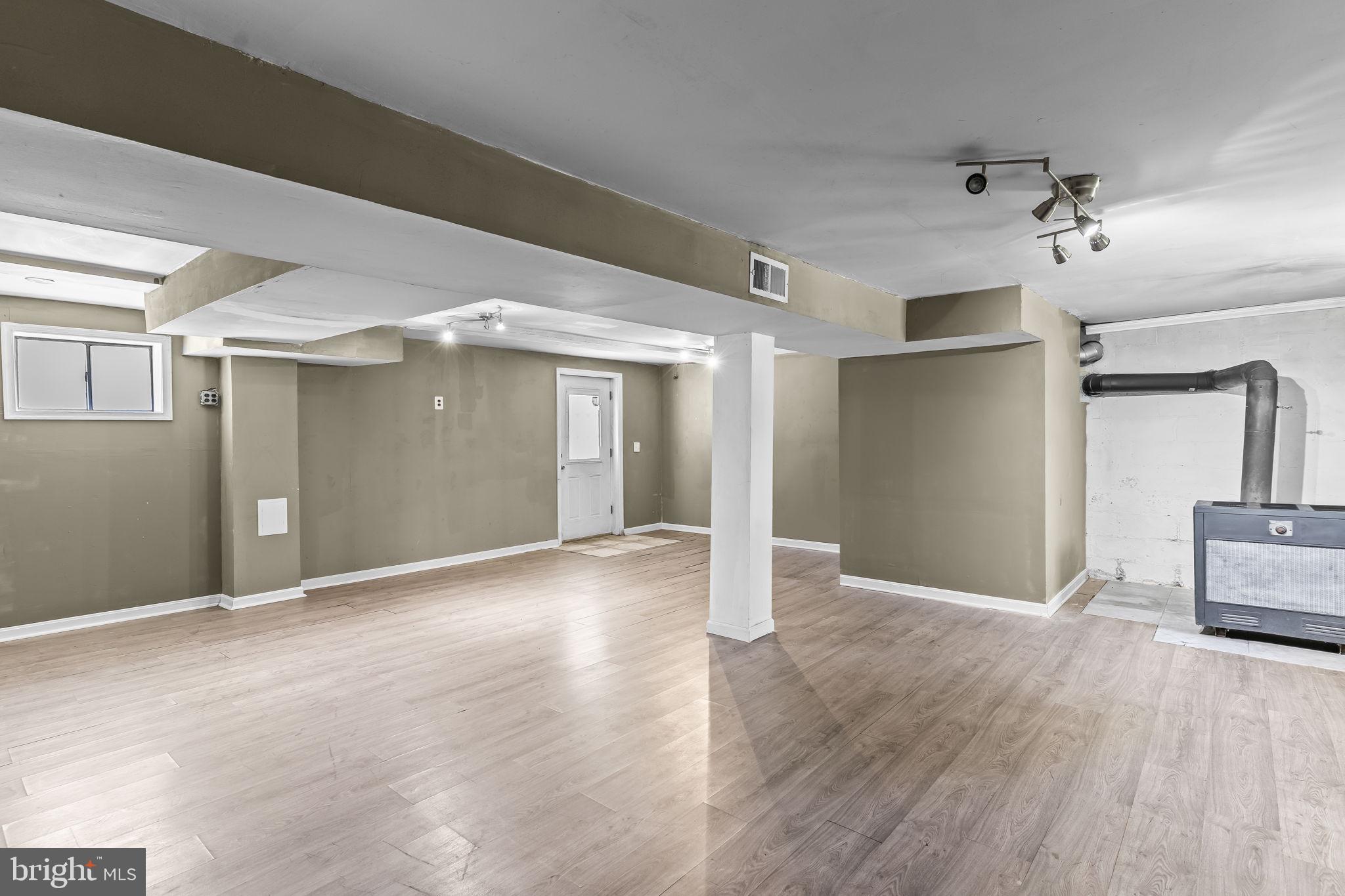 WARREN J WILLETT'S SUB - Residential