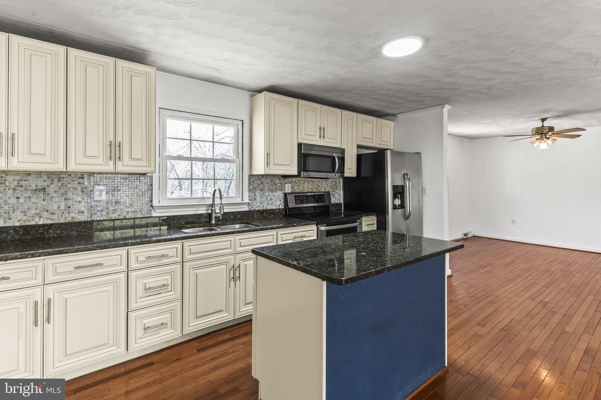 WARREN J WILLETT'S SUB - Residential