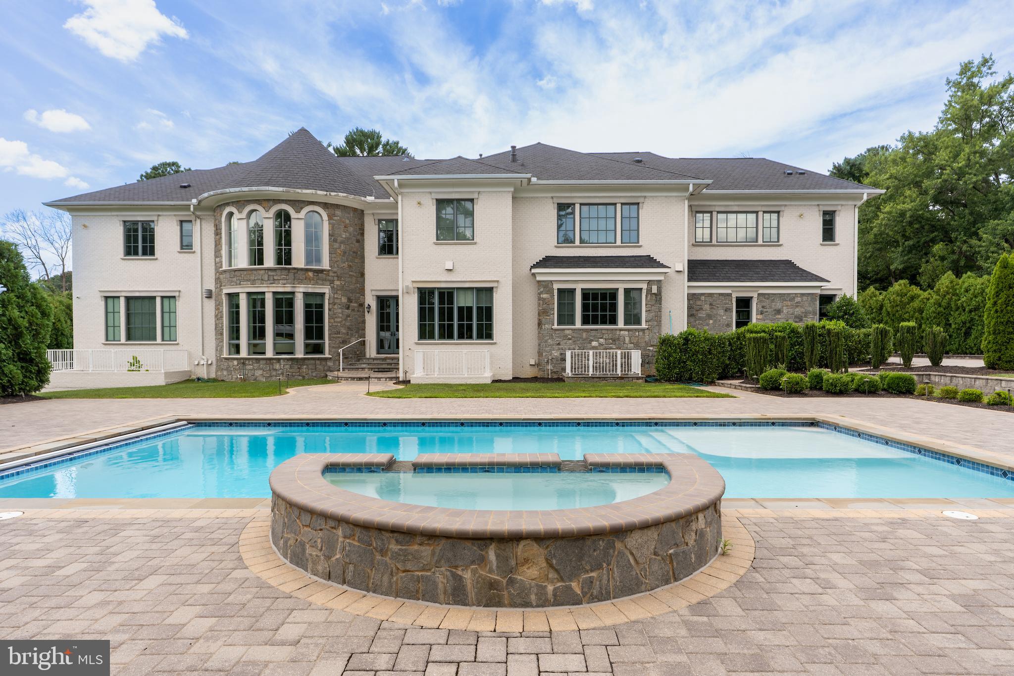 1181 BALLANTRAE LANE