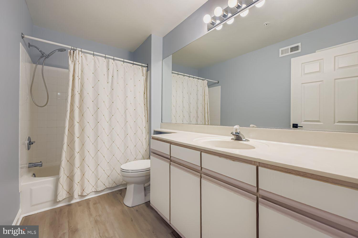 SILVERBROOK WOOD - Residential