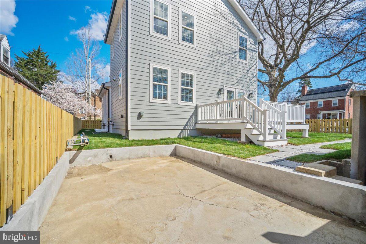 TAKOMA - Residential