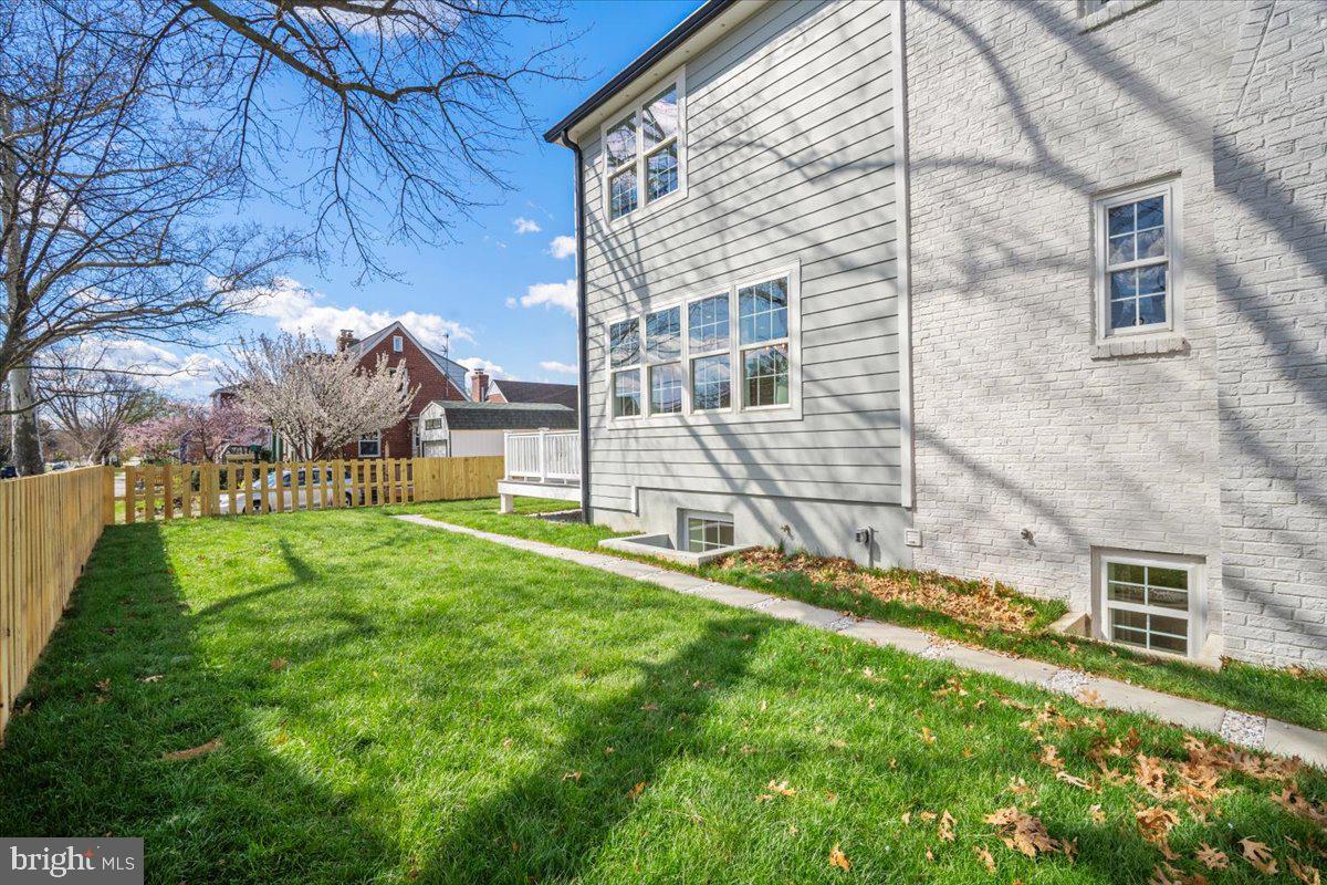 TAKOMA - Residential