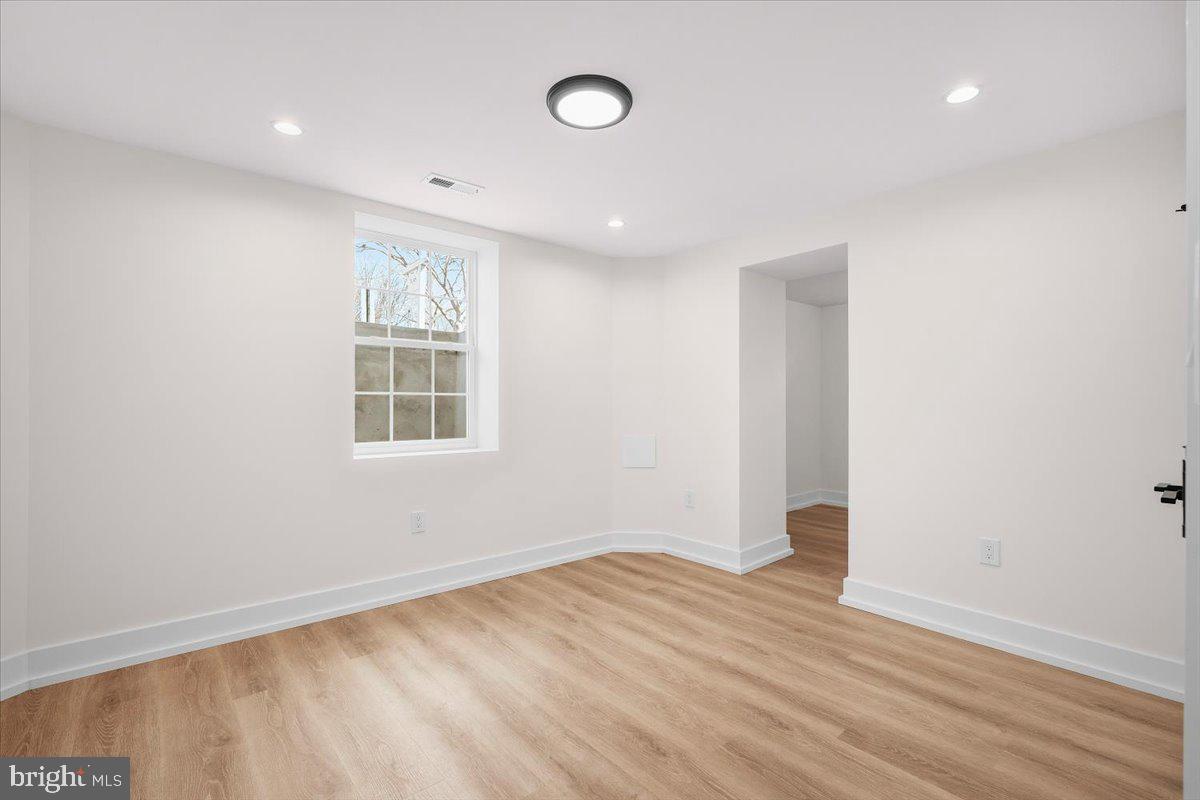 TAKOMA - Residential