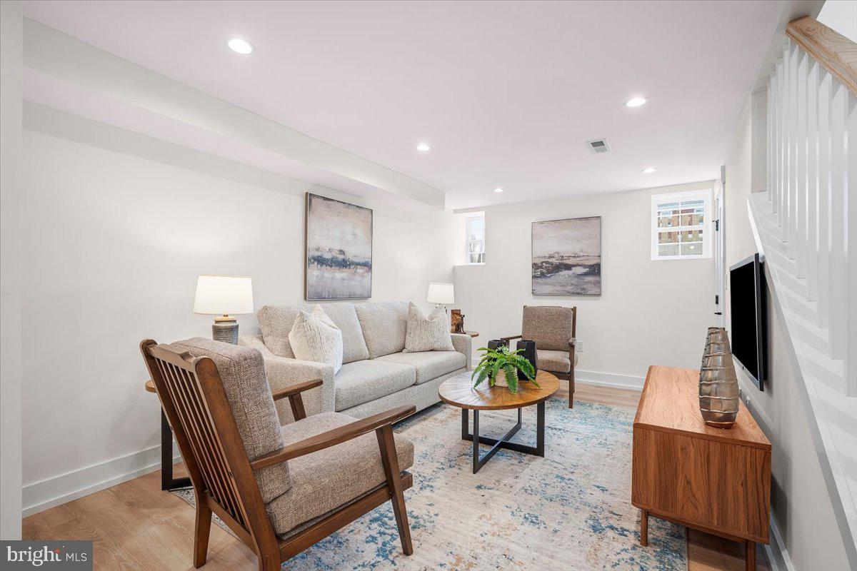 TAKOMA - Residential
