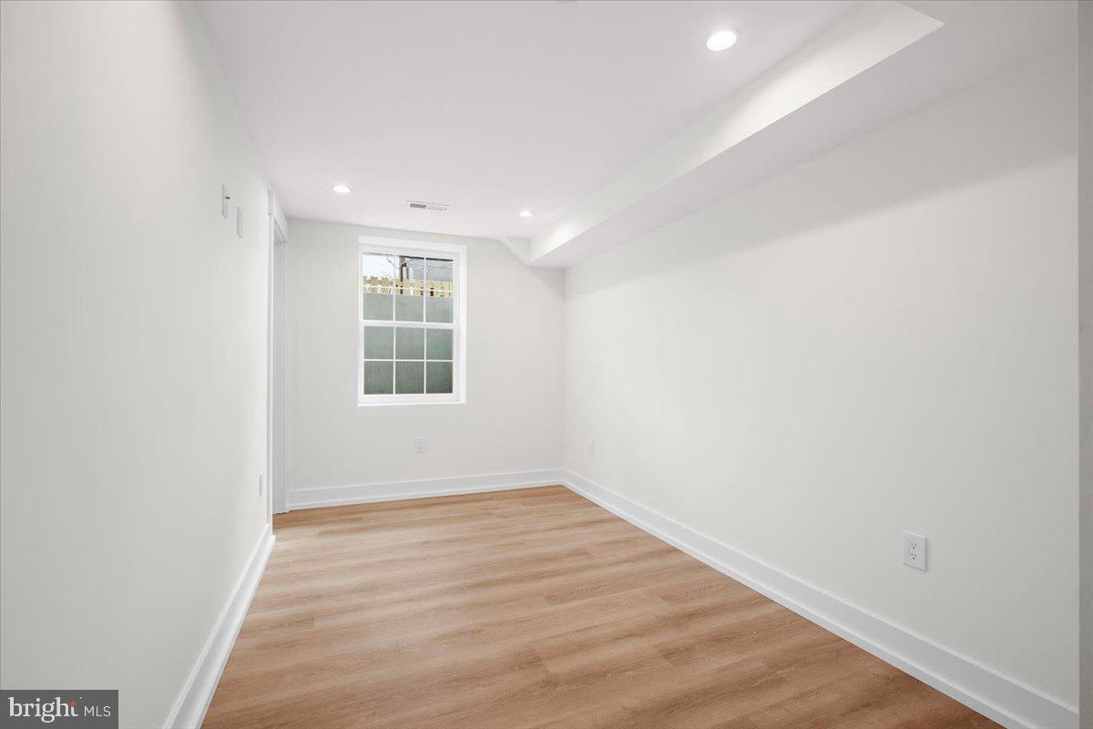 TAKOMA - Residential