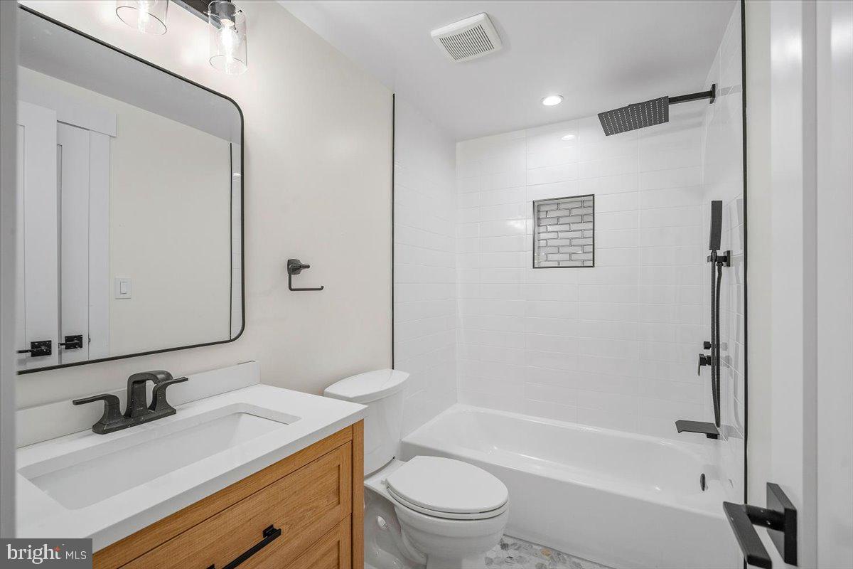 TAKOMA - Residential