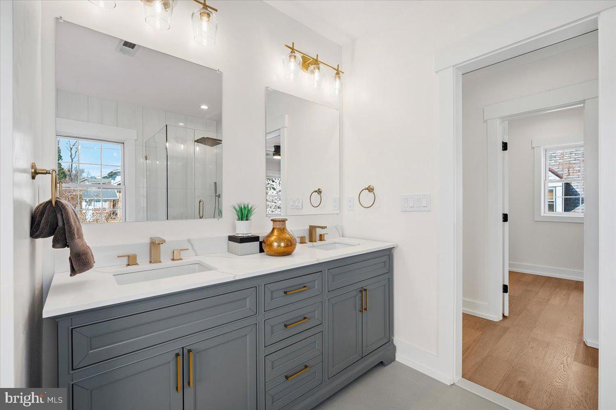 TAKOMA - Residential