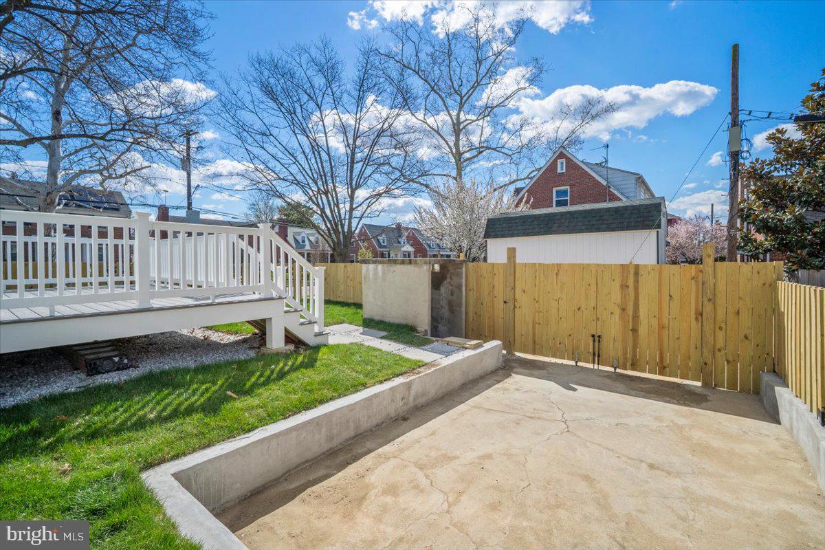 TAKOMA - Residential