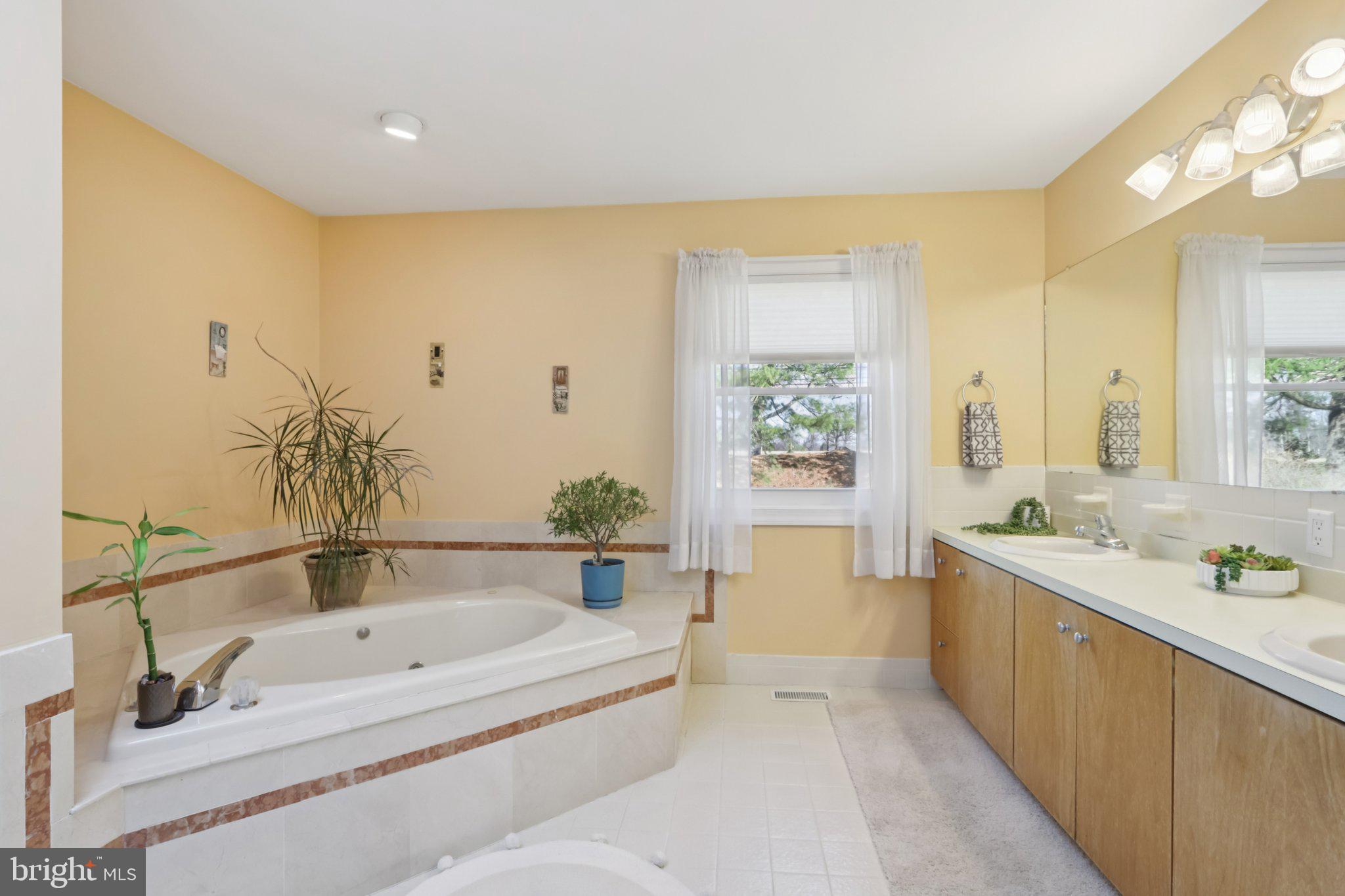 MAPLE GLEN - Residential