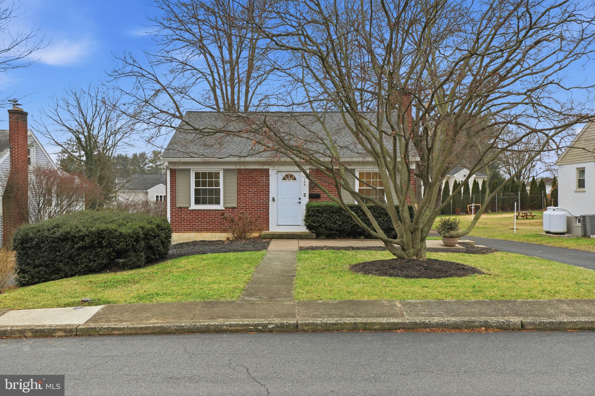 168 ELIZABETH STREET