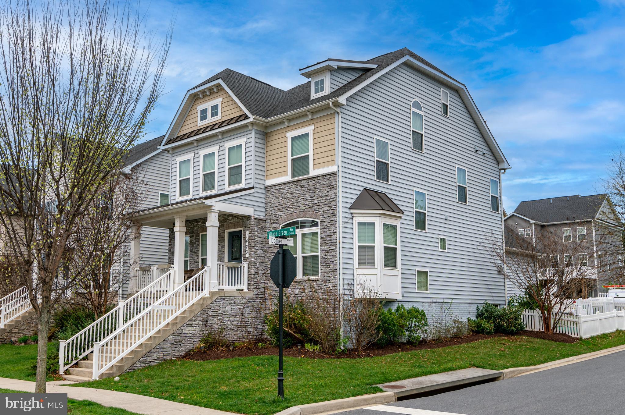 1423 VILLAGE GREEN WAY