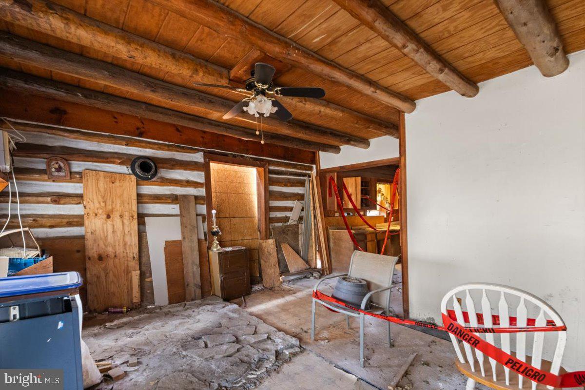 LAKE FERNDALE - Residential