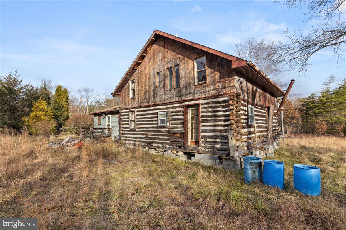 1929 LAKE FERNDALE DRIVE