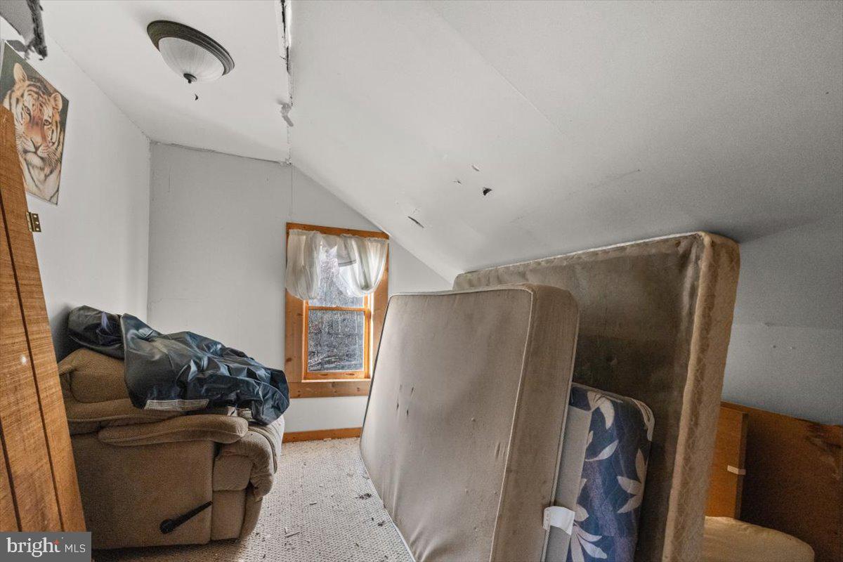 LAKE FERNDALE - Residential