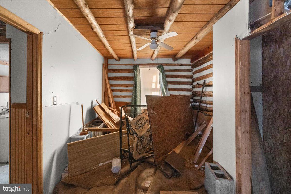 LAKE FERNDALE - Residential