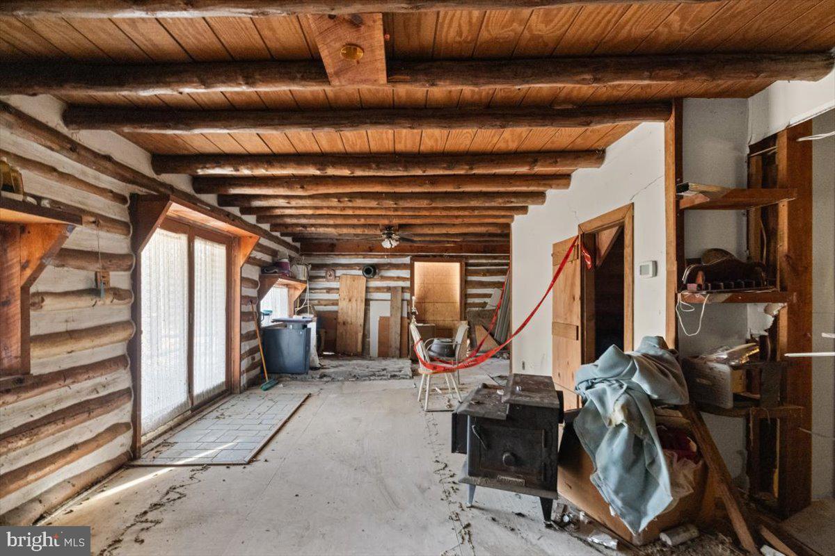 LAKE FERNDALE - Residential