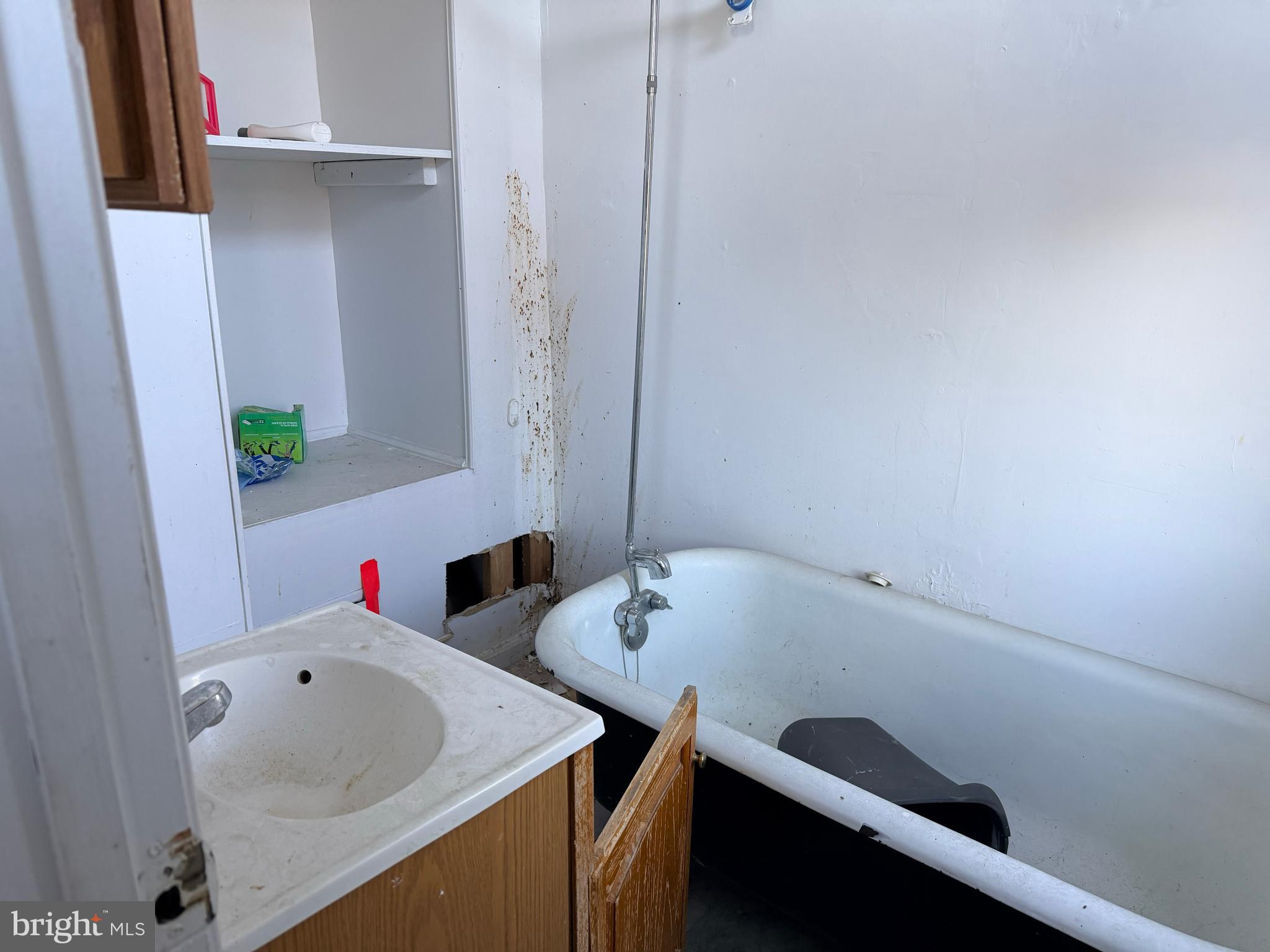 HAMPDEN HISTORIC DISTRICT - Residential Income