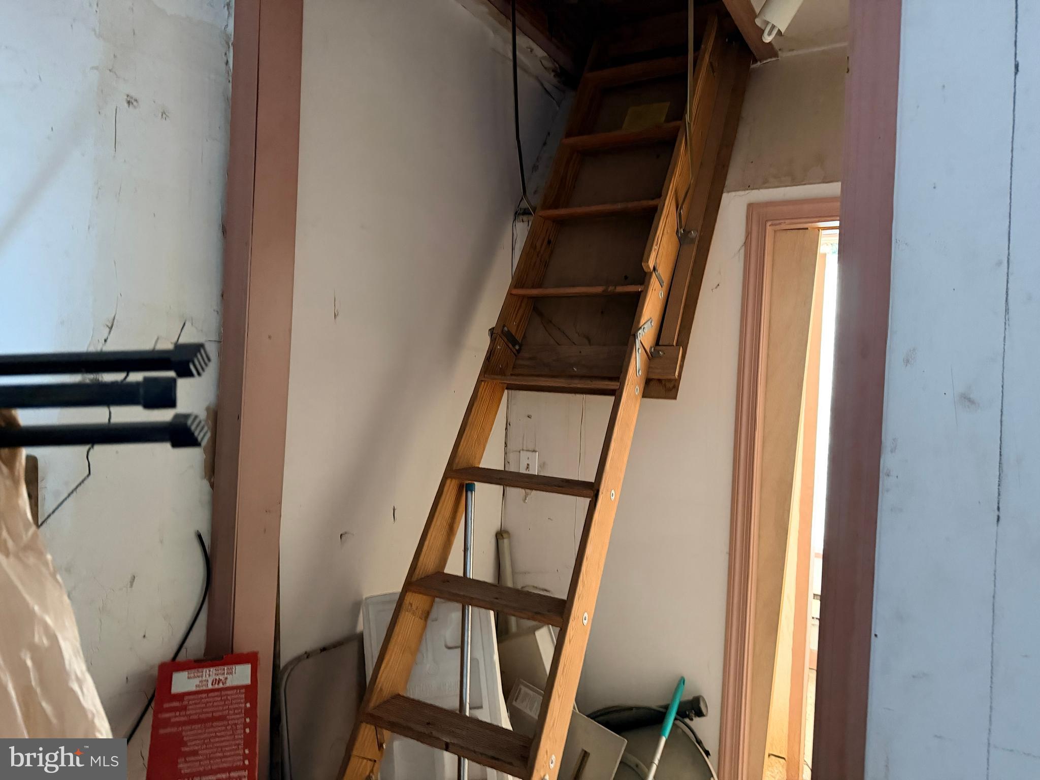 HAMPDEN HISTORIC DISTRICT - Residential Income