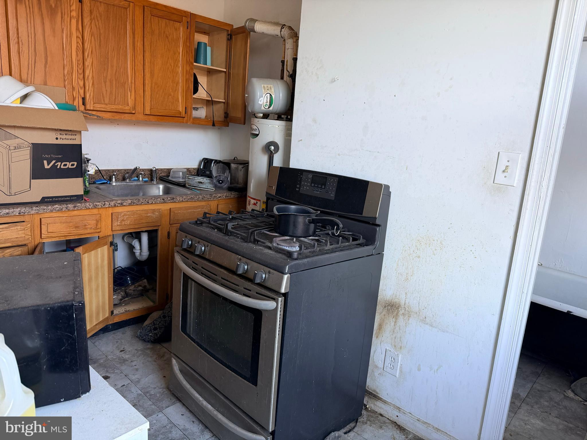 HAMPDEN HISTORIC DISTRICT - Residential Income