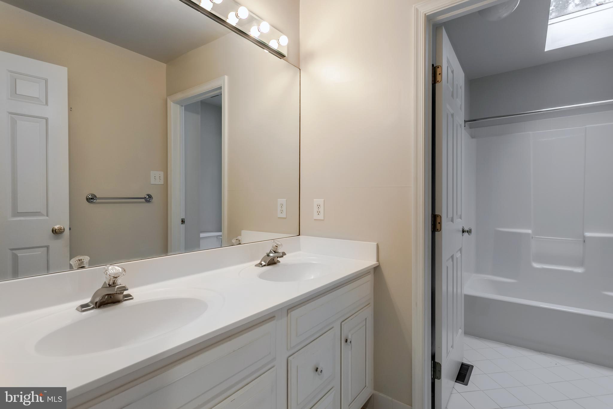 AVONWOOD - Residential