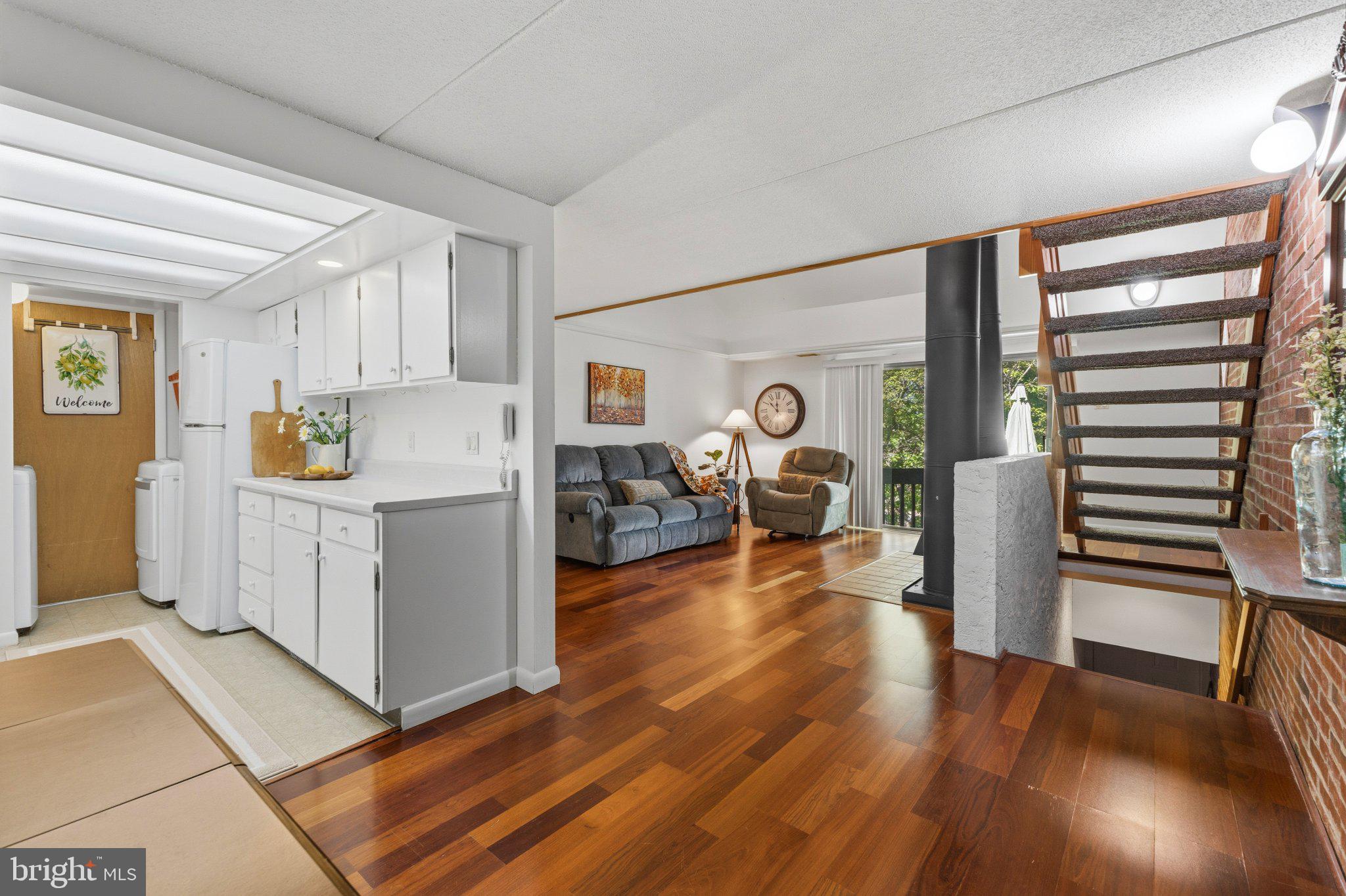 810 STRATFORD DRIVE 7