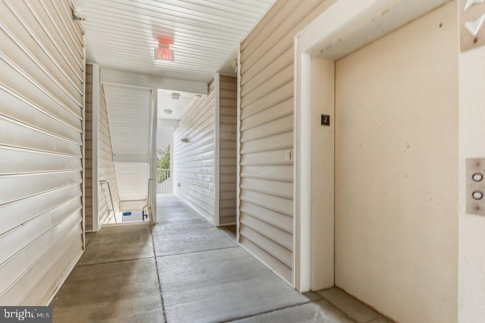 4102 E SUMMER BROOK WAY