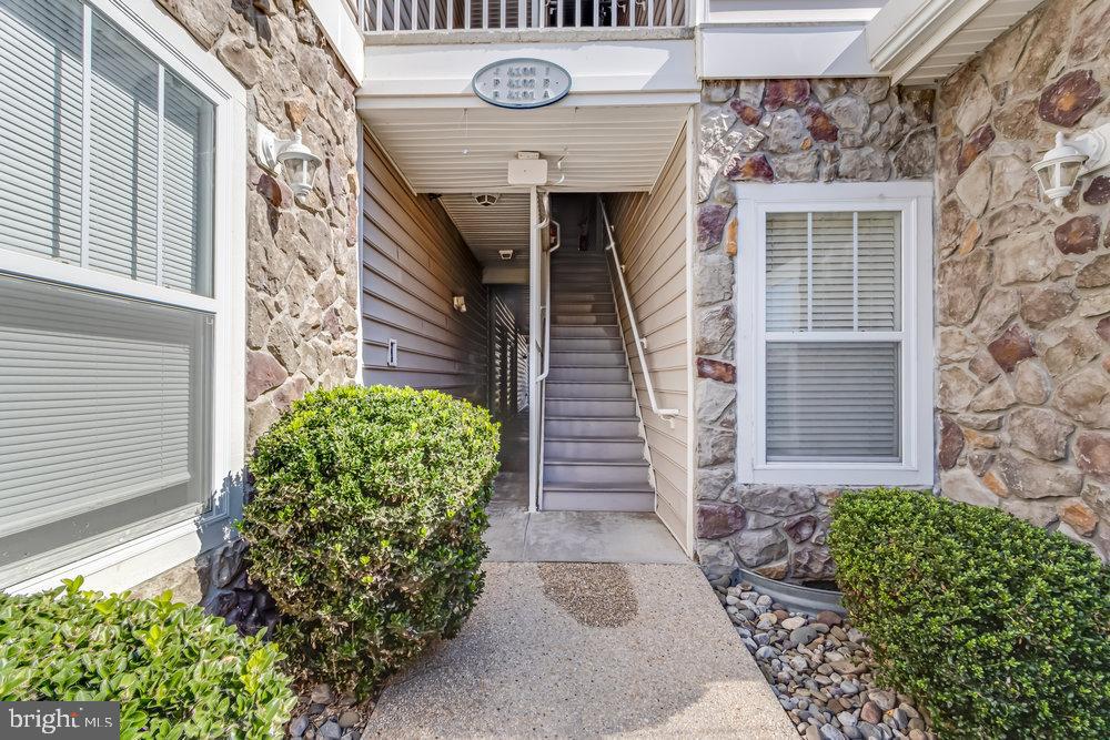 4102 E SUMMER BROOK WAY