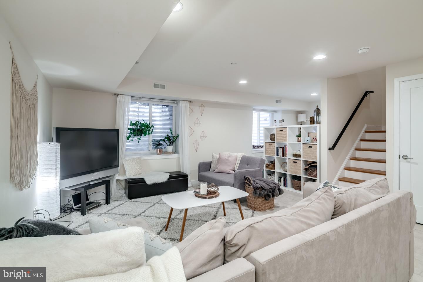 POINT BREEZE - Residential Lease