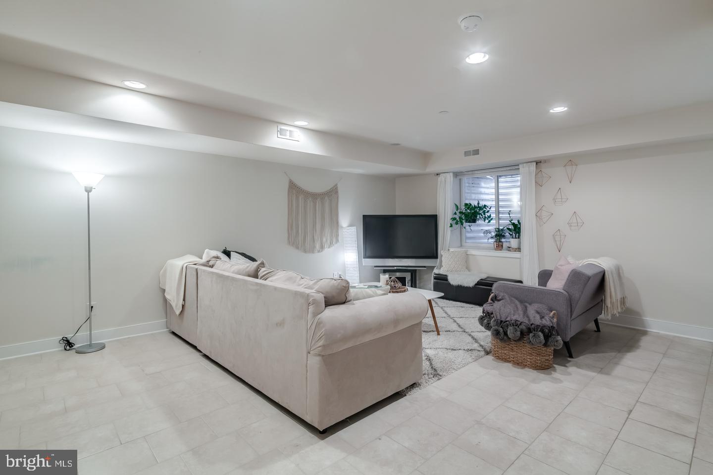 POINT BREEZE - Residential Lease