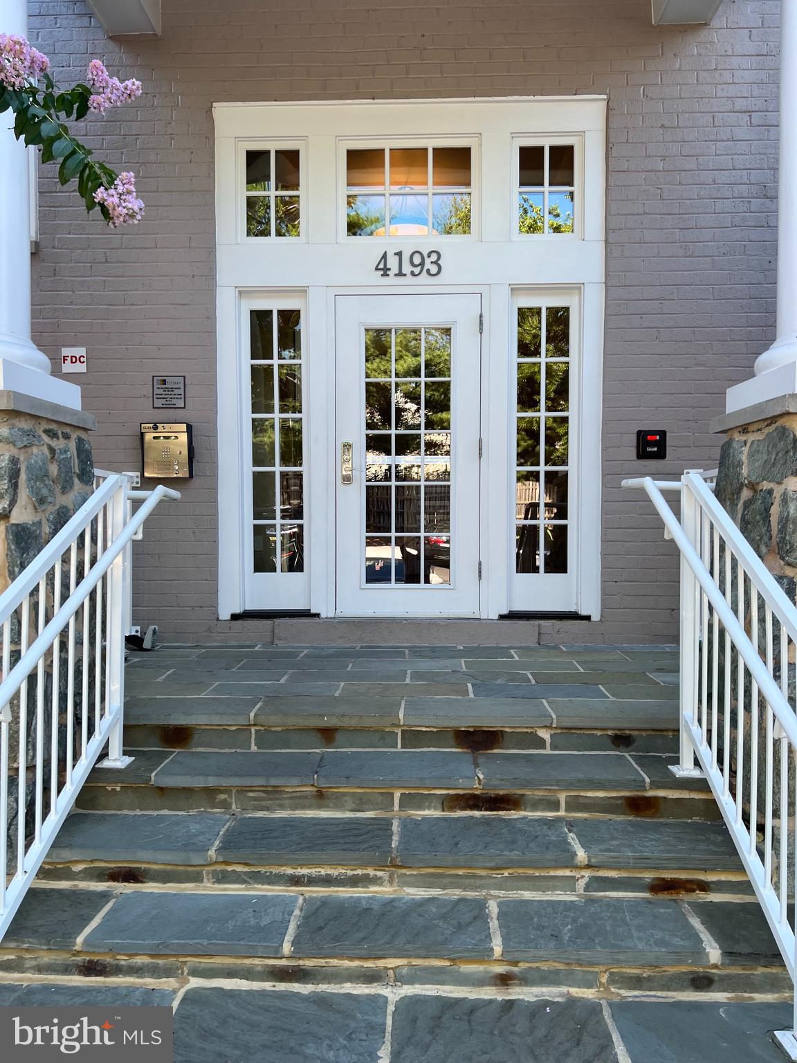 WEST VILLAGE OF SHIRLINGTON - Residential Lease