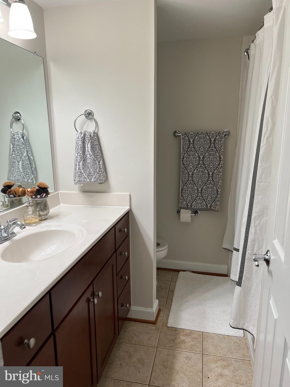 WEST VILLAGE OF SHIRLINGTON - Residential Lease