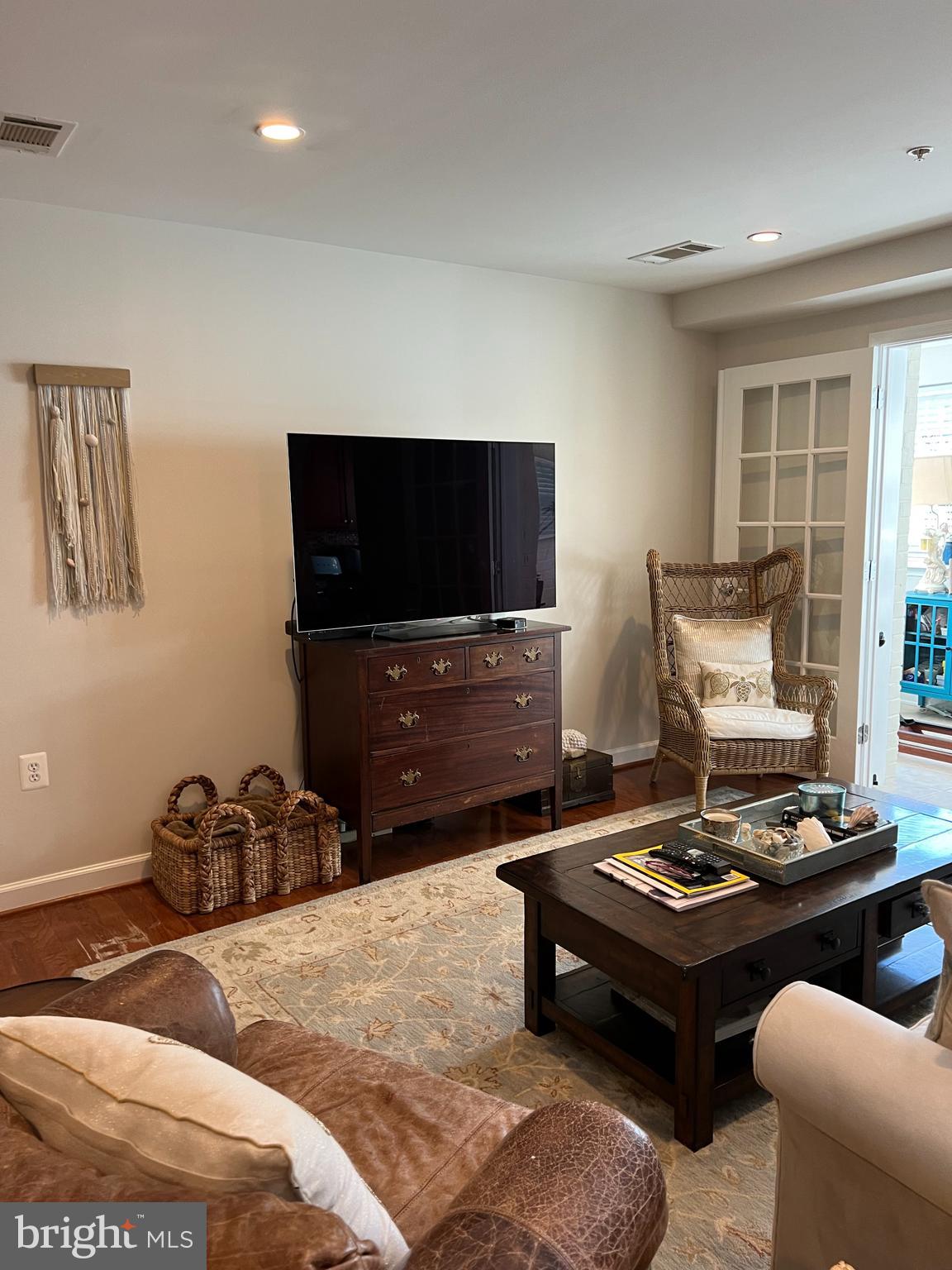 WEST VILLAGE OF SHIRLINGTON - Residential Lease