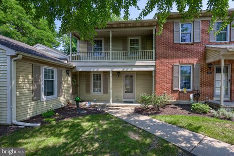 Photo of 31 Ashlea Ville, New Holland, PA 17557 (MLS # PALA2056478)