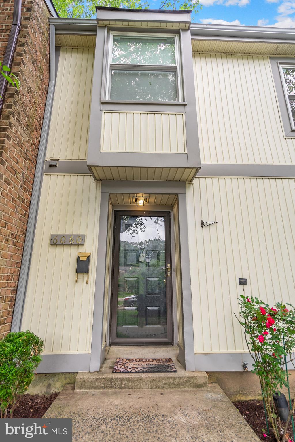 6060 HOLLOW KNOLL COURT