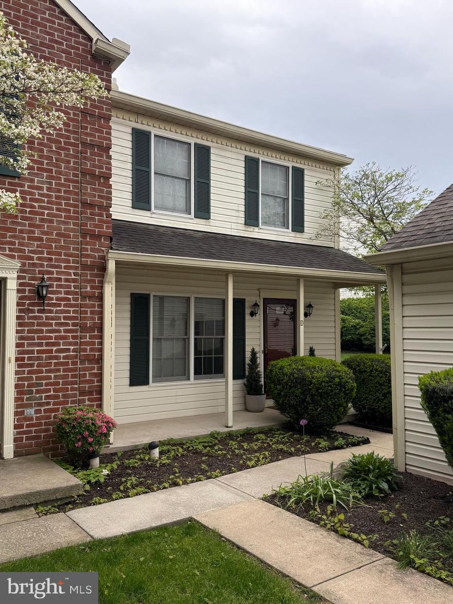 This two-bedroom, 2.5-bath end-unit townhome in the highly desirable Southpoint community is ready for its new owner. The open-concept floor plan is ideal for entertaining, featuring a spacious kitchen with abundant counter space, natural light, and a welcoming family room with a cozy wood-burning fireplace.
Upstairs, you’ll find two generously sized bedrooms, including a primary suite with a private bath and a second bedroom with access to a shared full bath. A detached one-car garage provides convenient off-street parking and additional storage.
Ideally located near Hershey Medical Center, major highways, shopping, dining, and local parks, this home offers the perfect blend of comfort and convenience.
Schedule your private showing today!