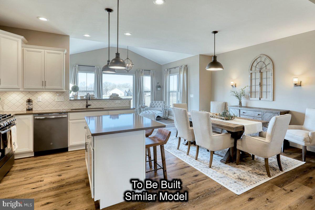 BRINDLEE PLAN AT HICKORY POINTE
