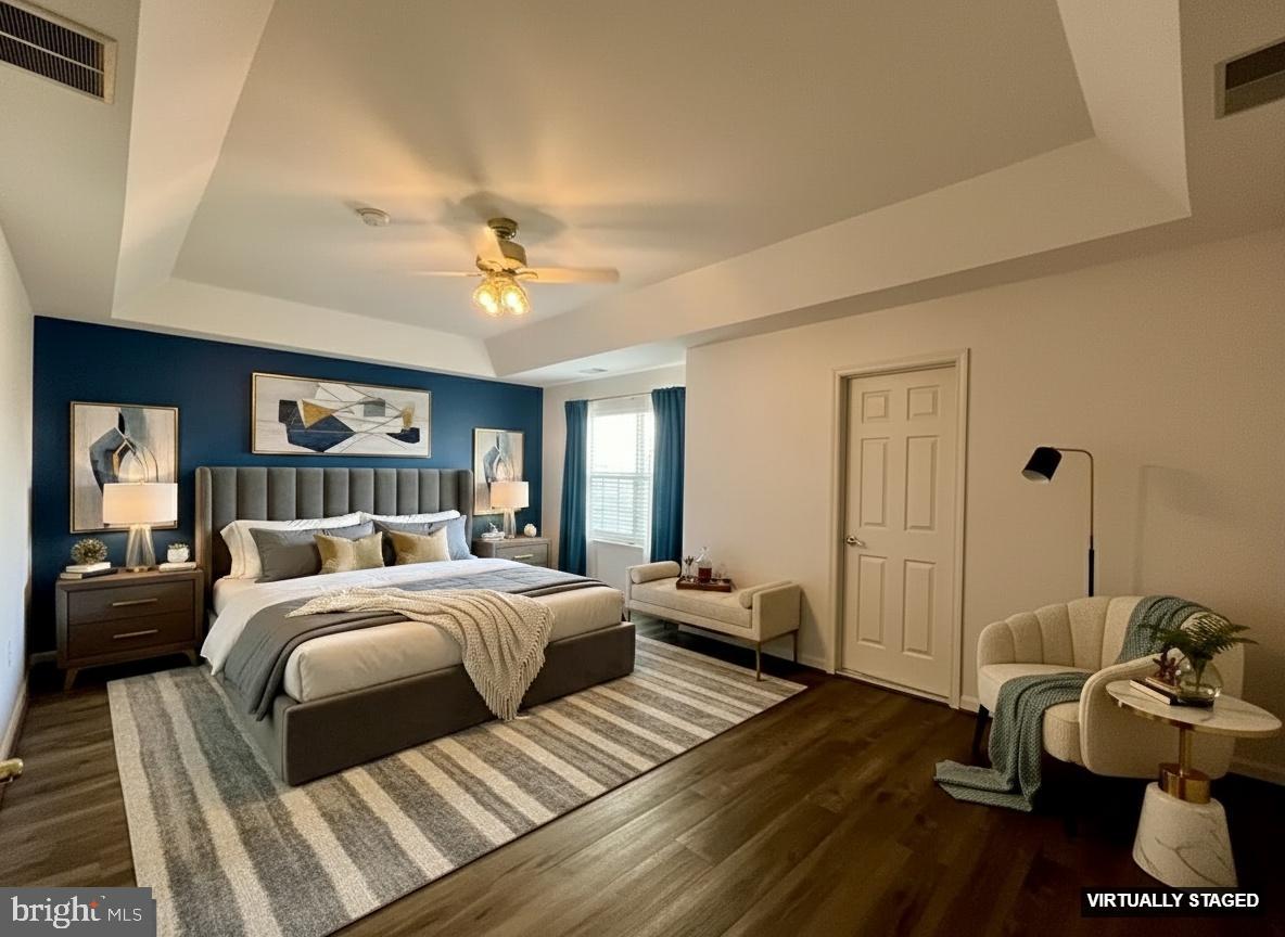 AUTUMN CHASE HUNT - Residential