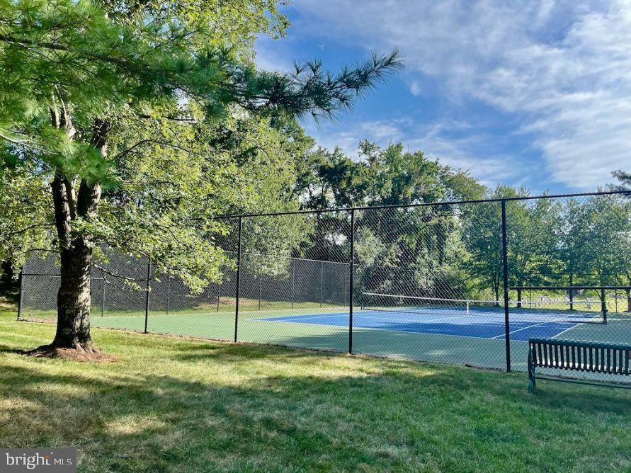 AUTUMN CHASE HUNT - Residential