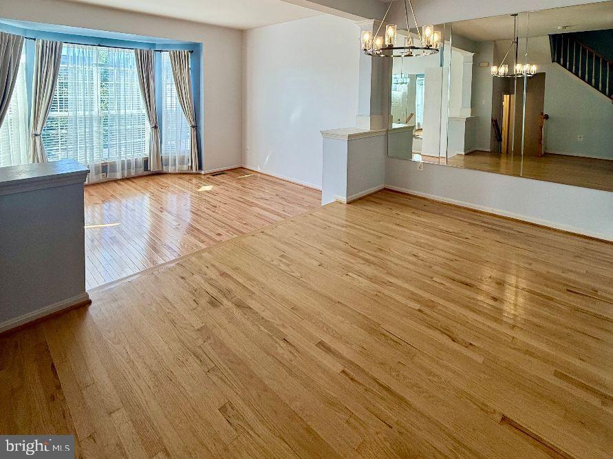 AUTUMN CHASE HUNT - Residential