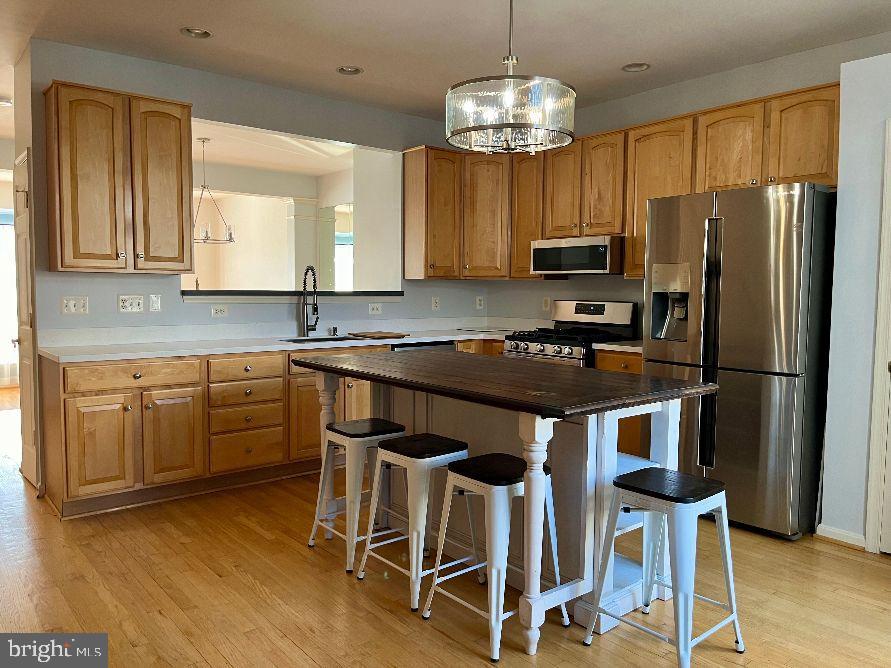 AUTUMN CHASE HUNT - Residential