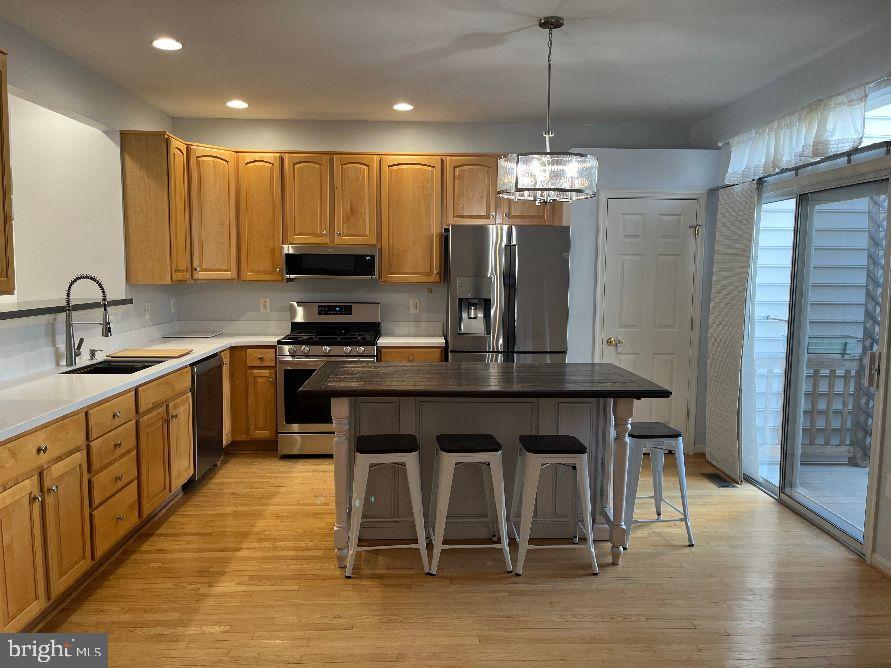 AUTUMN CHASE HUNT - Residential