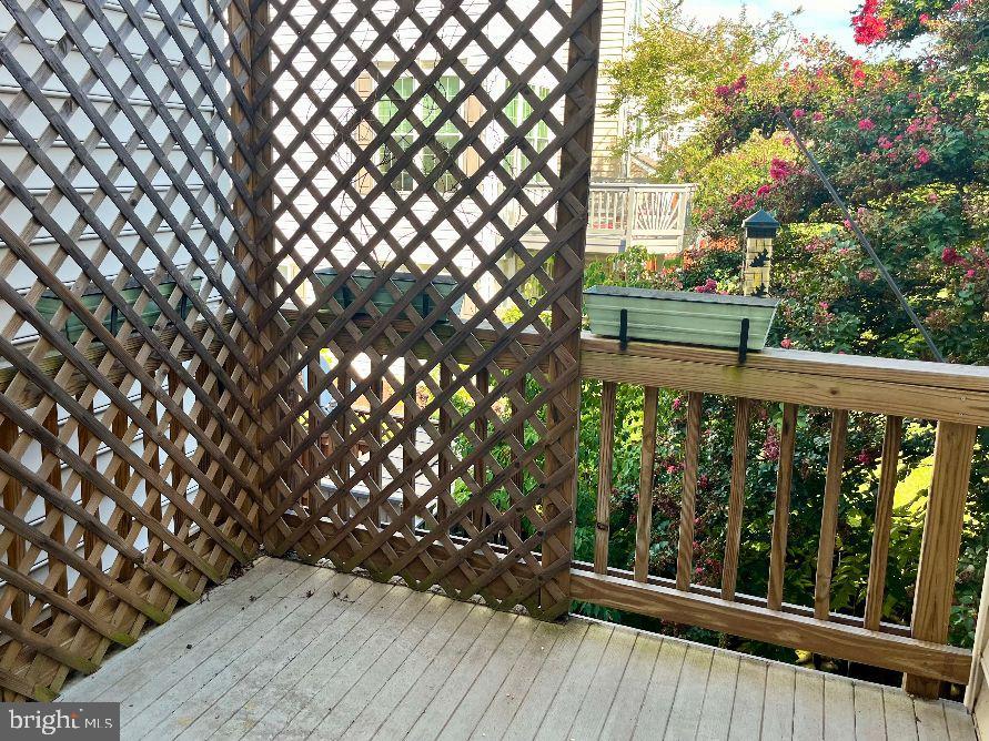 AUTUMN CHASE HUNT - Residential