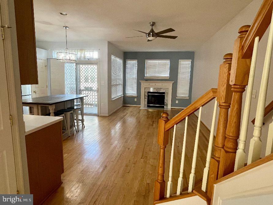 AUTUMN CHASE HUNT - Residential