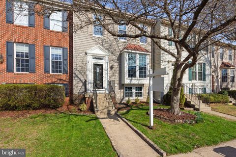 Townhouse For Sale - 21018 Strawrick Terrace<br/> ASHBURN, VA 20147