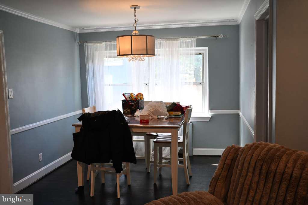 MAUGANSVILLE - Residential